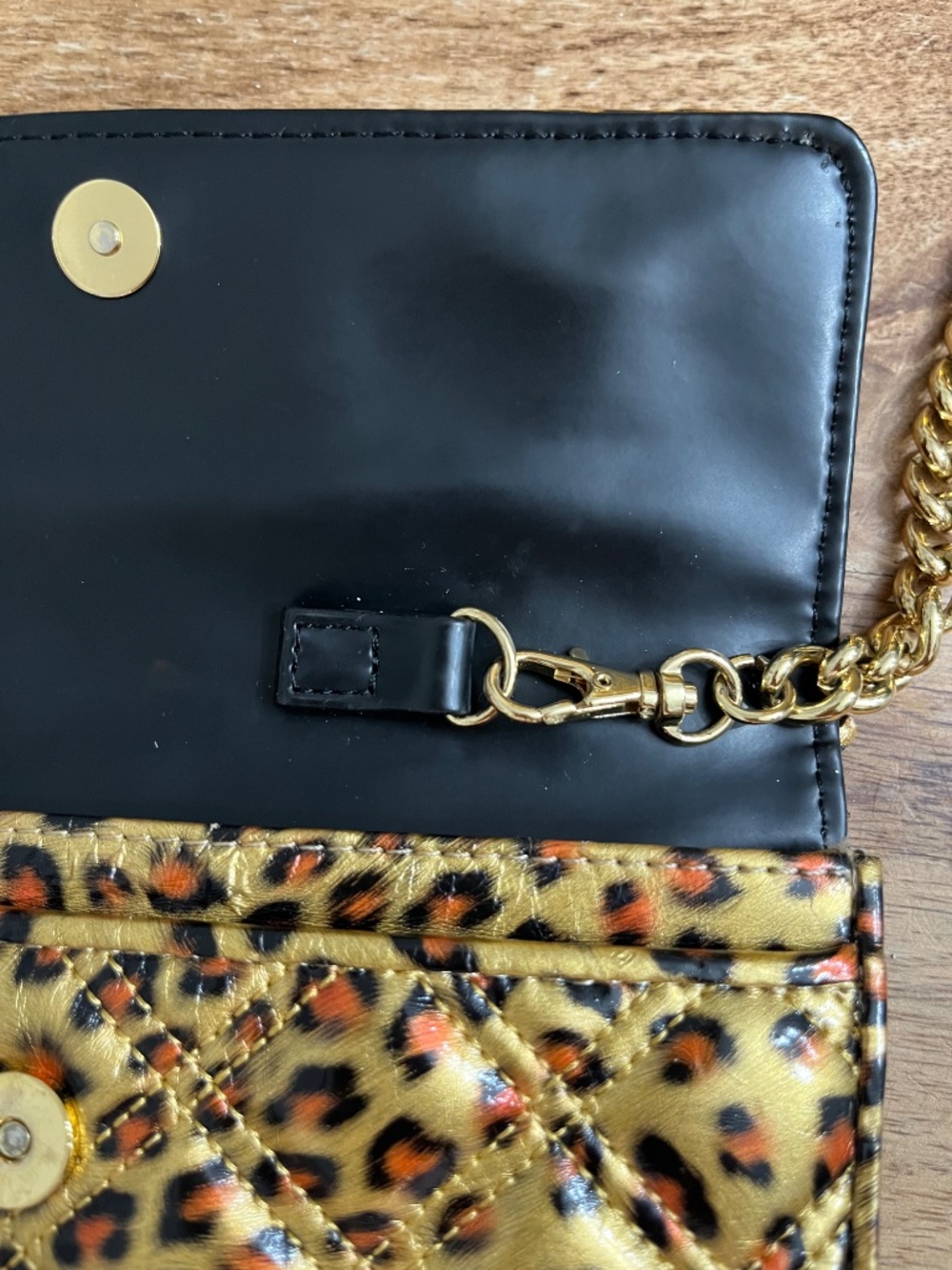 JACOBS by Marc Jacobs Leopard Clutch with Gold Chain - Picture 4 of 7